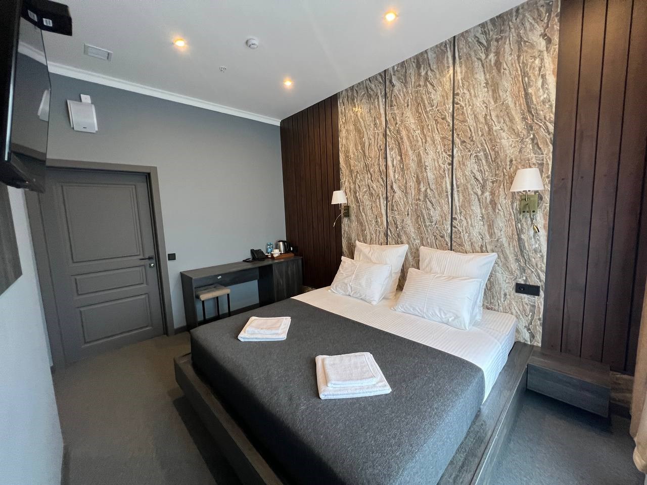 Paradise Hotel - photo 4
