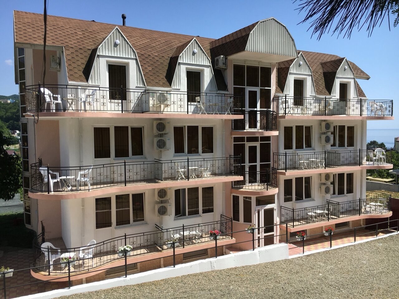 Rich House - photo 2