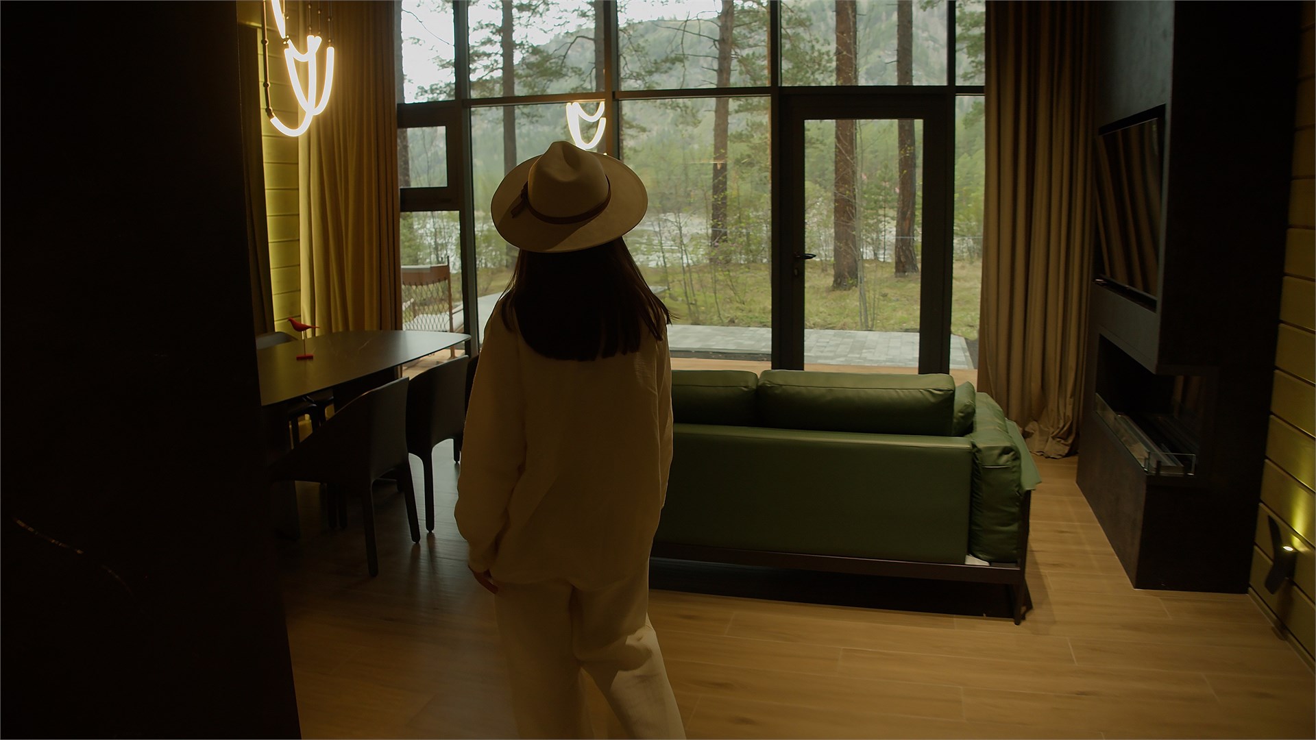 Хвоя в горах - photo 3