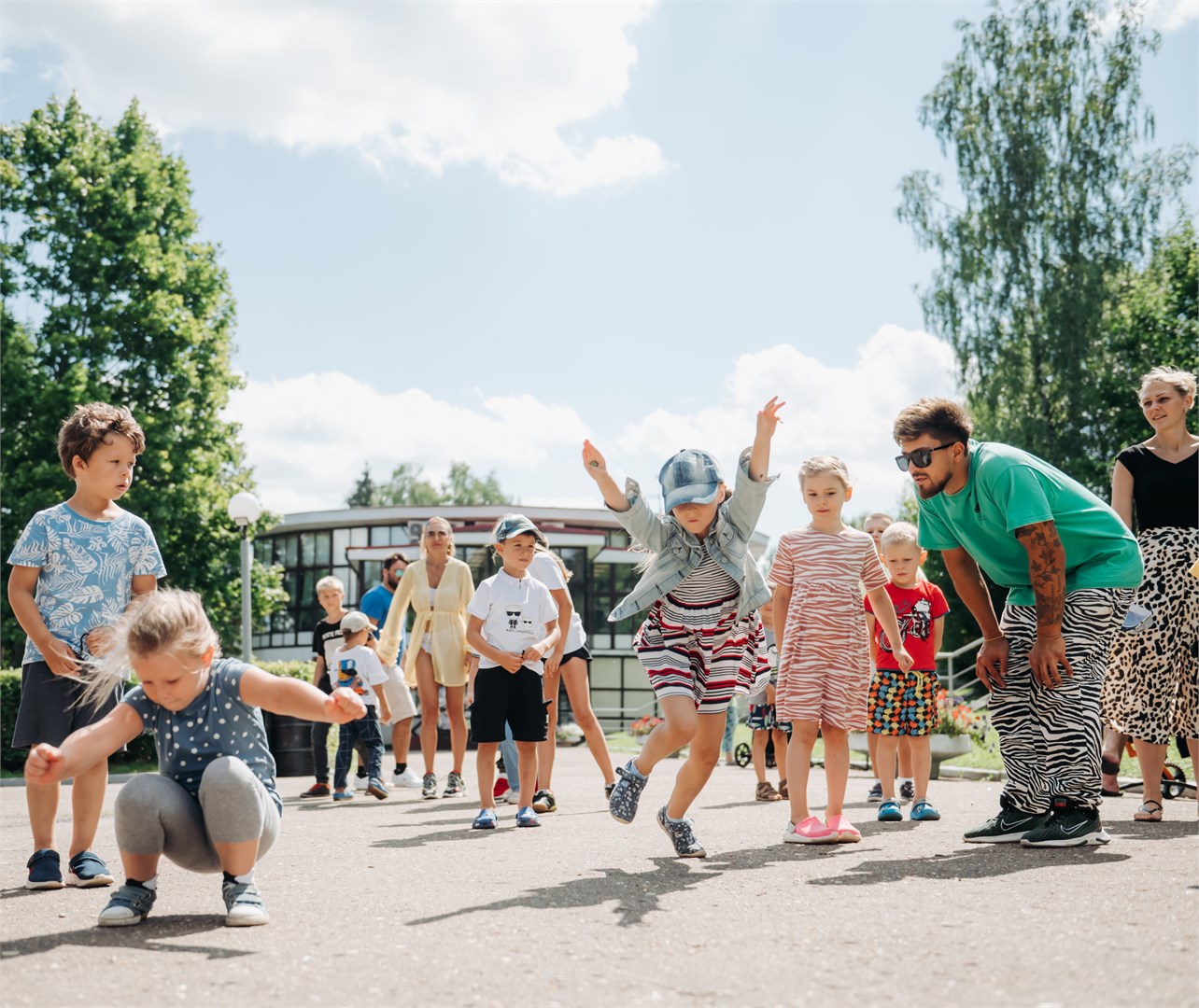 LESNOY COUNTRY CLUB - photo 2