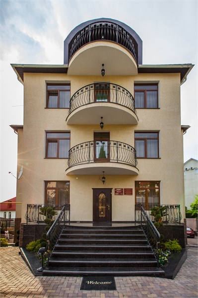 Golden House - photo 5