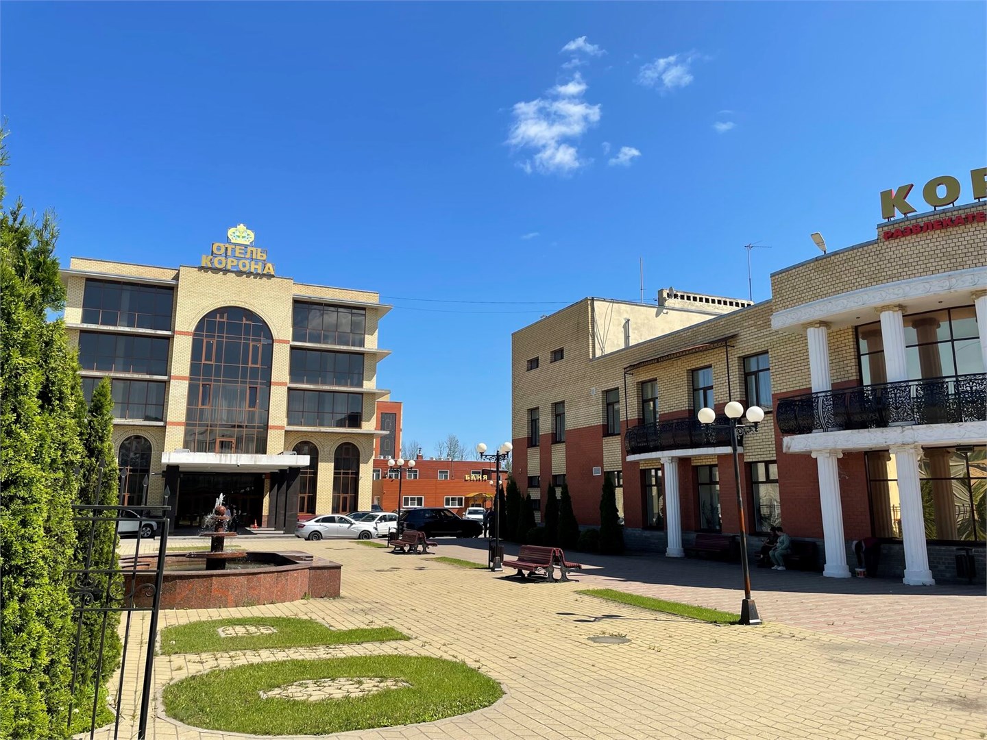 Отель Корона