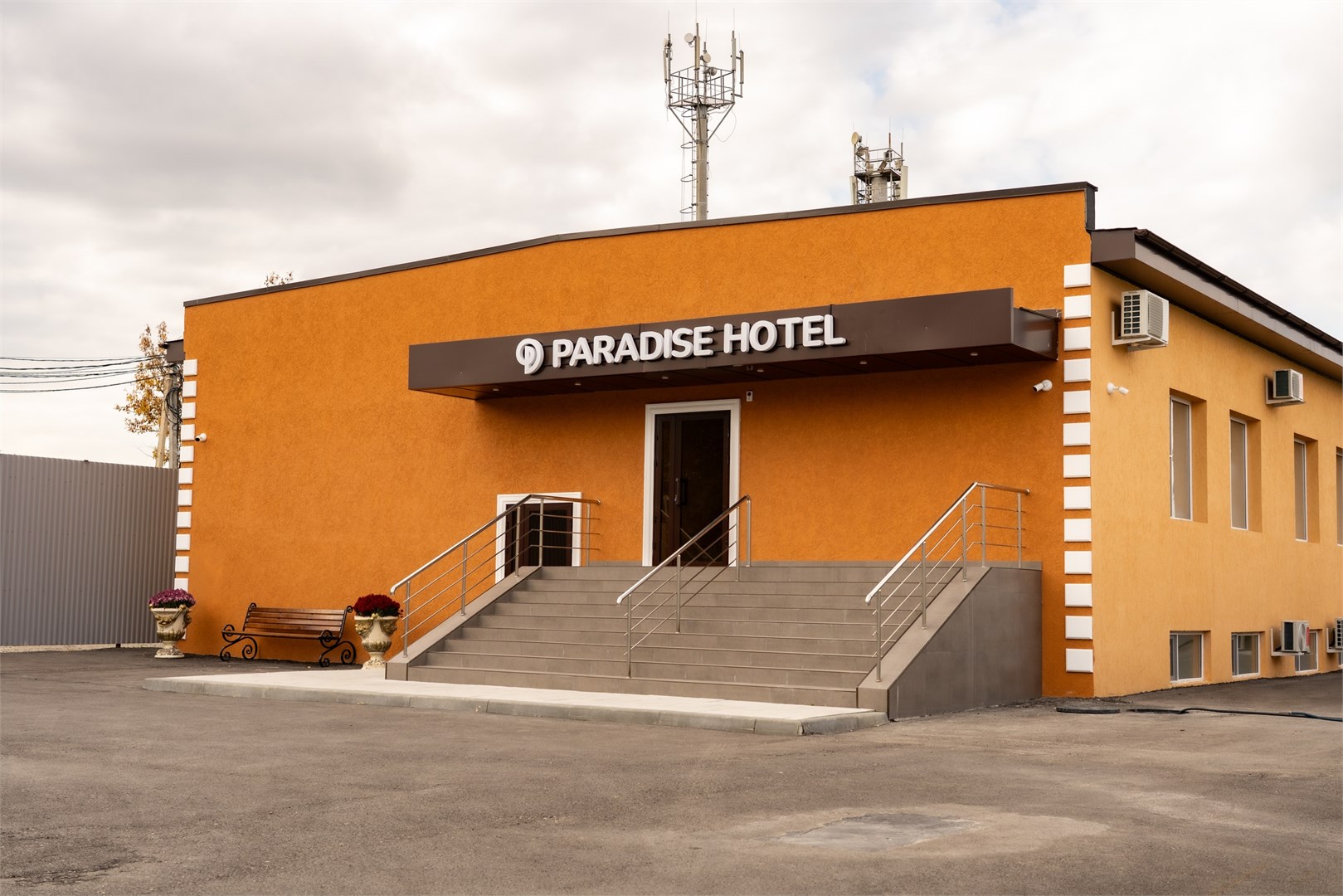 Paradise Hotel - photo 4