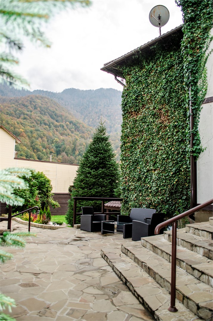 Альпийский двор