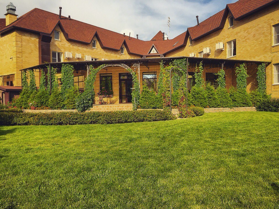 Garden Hotel - photo 2
