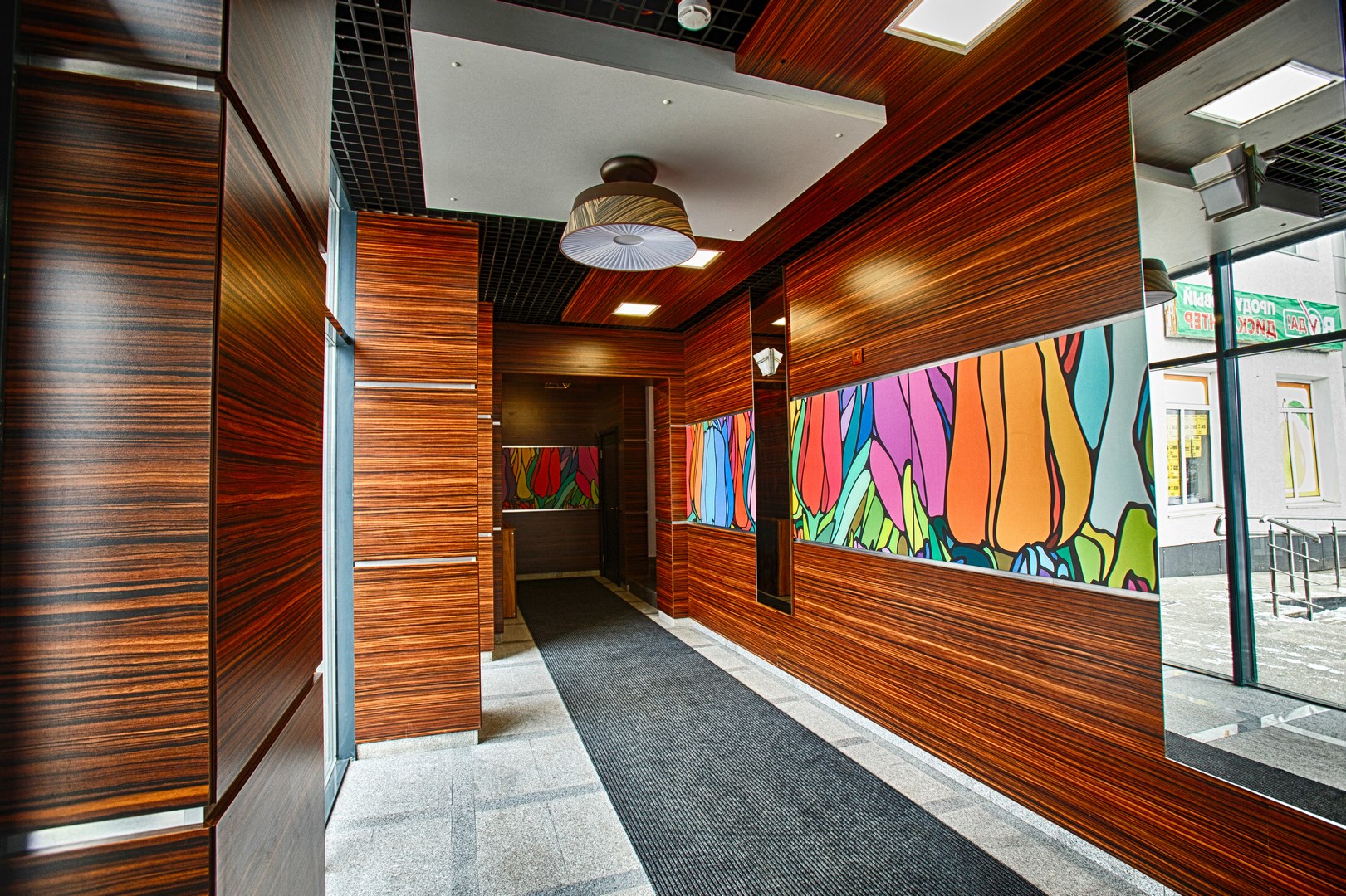 West - photo 2