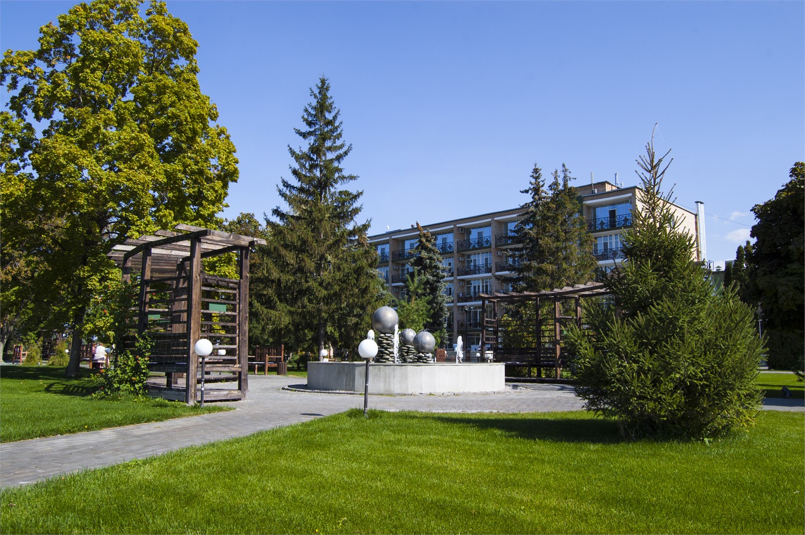 Санаторно-гостиничный комплекс "Изумруд"