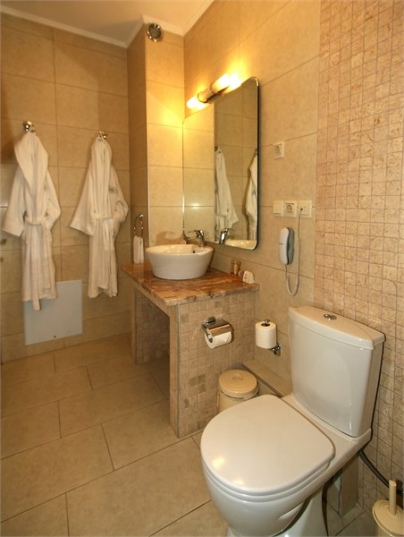 Rahoni Cronwell Park Hotel - photo 2