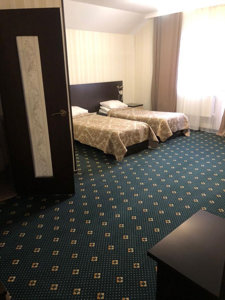 azau premier hotel - photo 3
