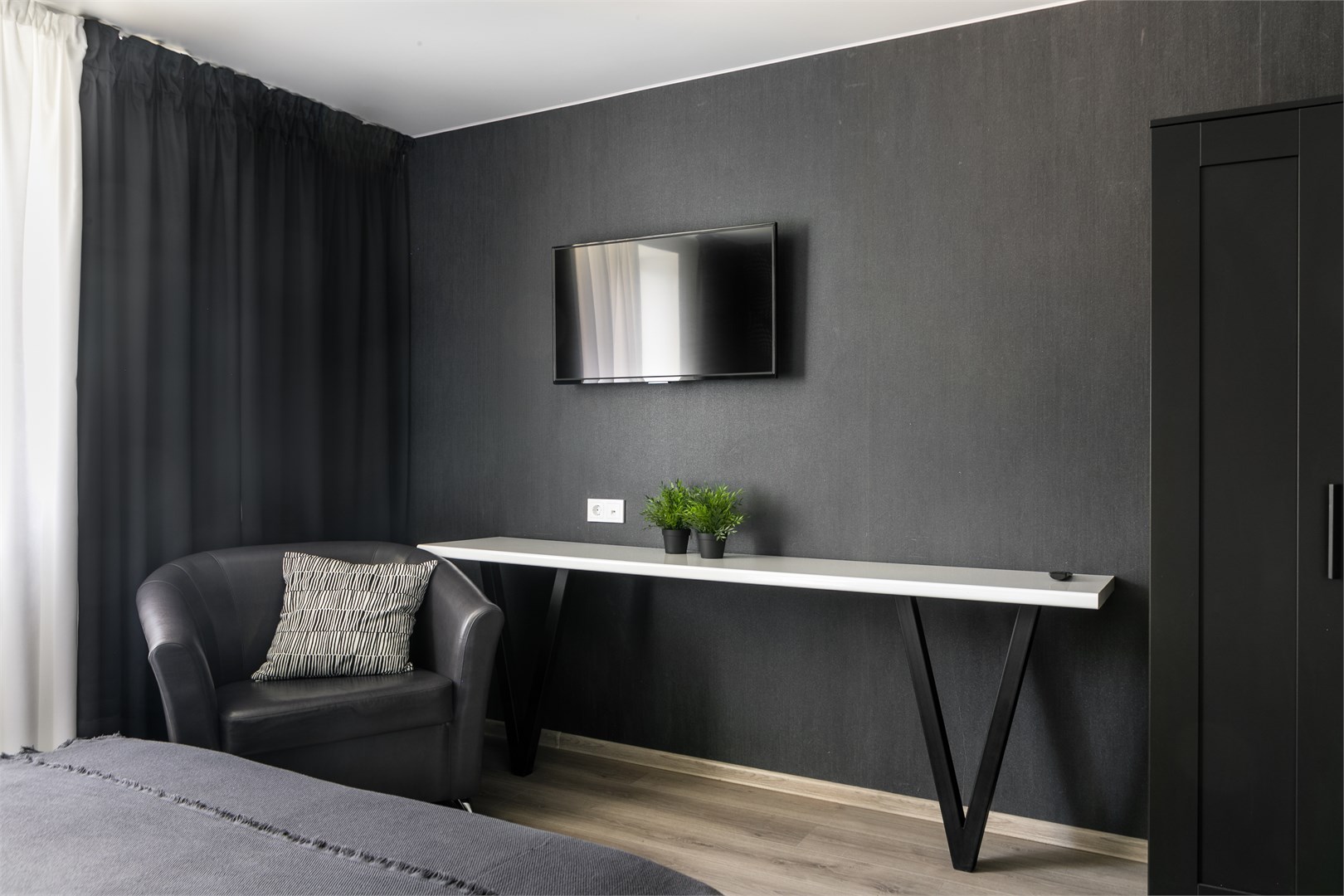 Home Hotel - photo 3