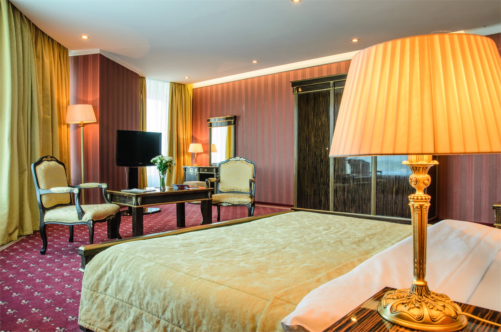 SK Royal Hotel Moscow - photo 4